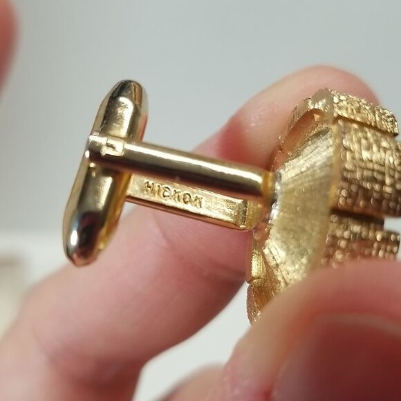 {Hickok} 1960s Mens Vintage Retro Gold Tone Floral Green Gemstone Cuff Links - Picture 12 of 13